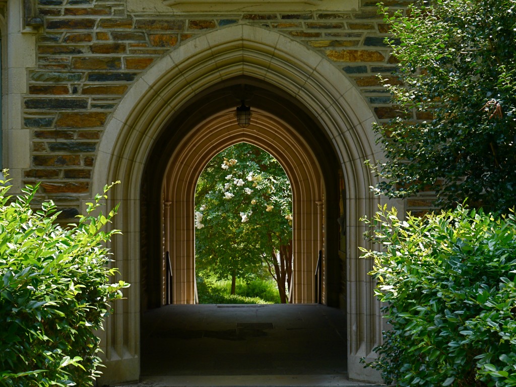 Duke doorwayP1000043